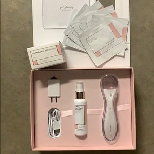 BeautyBio GloPRO w/ skin prep pads + 25 samples